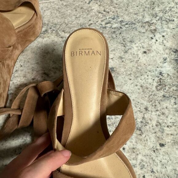 Alexandre Birman suede ankle strap wedge sandal - Picture 5 of 5